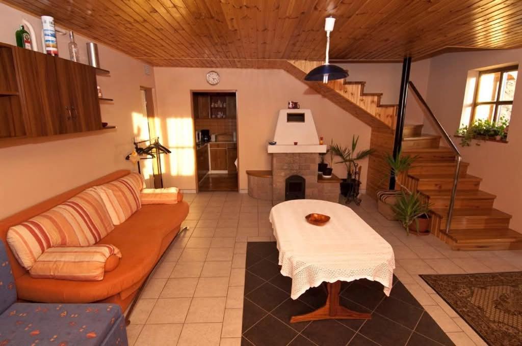 Sas-Feszek Vendeghaz Appartement Demjén Buitenkant foto